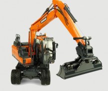 UH8134_Universal_Hobbies_ DOOSAN_DX160W_WHEELED_EXCAVATOR_WITH_TILTING_AND_CLAMSH_5